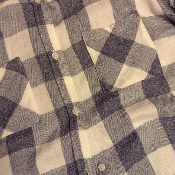 NWOT Rails "Britt" Rolled Sleeve - Picture 5 of 6